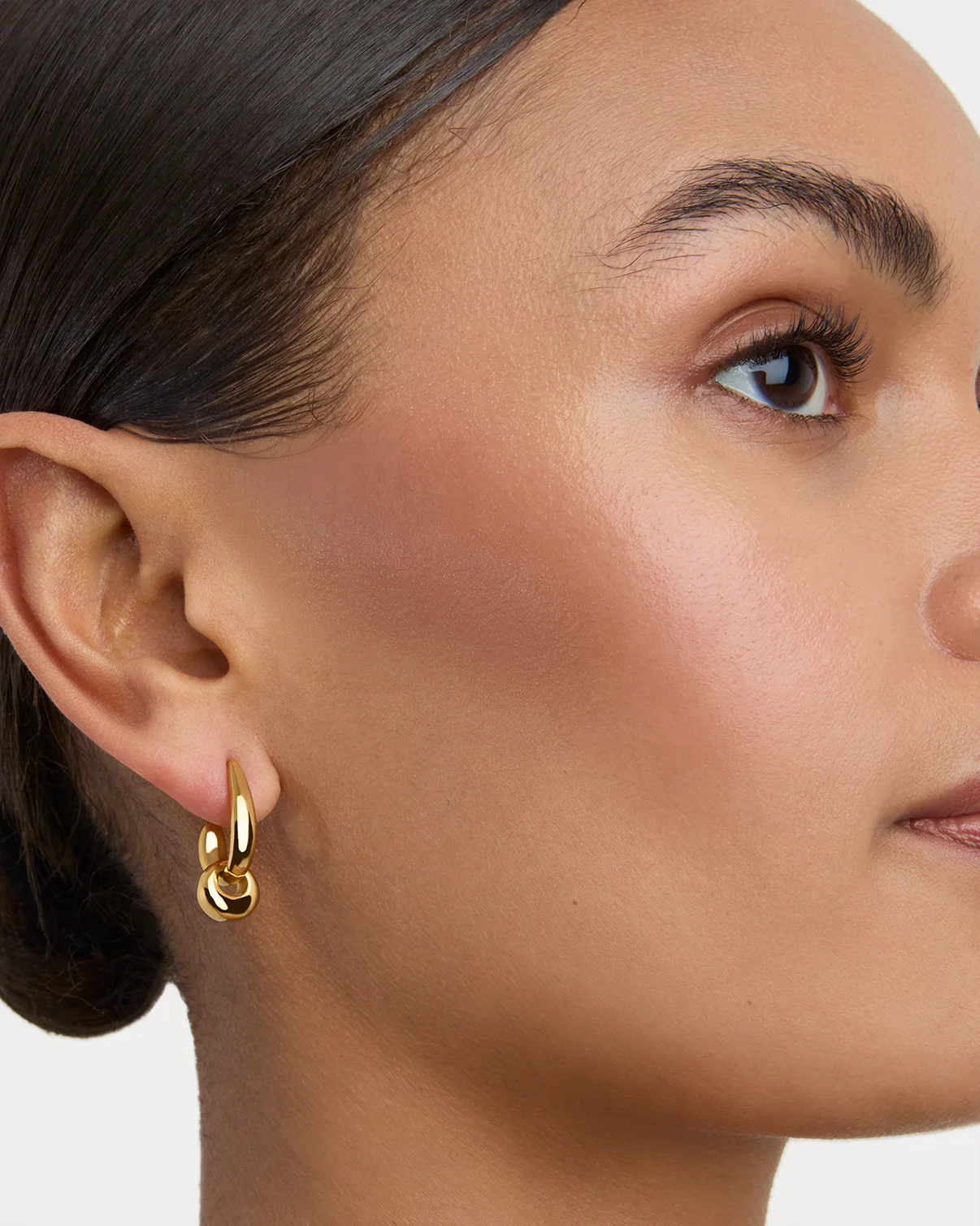 Waterproof Round Link Hoop Earrings in Gold - Image 2