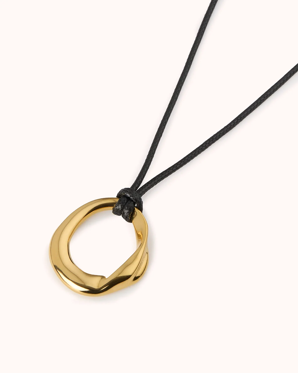 Chunky Circle Pendant Cord Necklace in Gold - Image 3