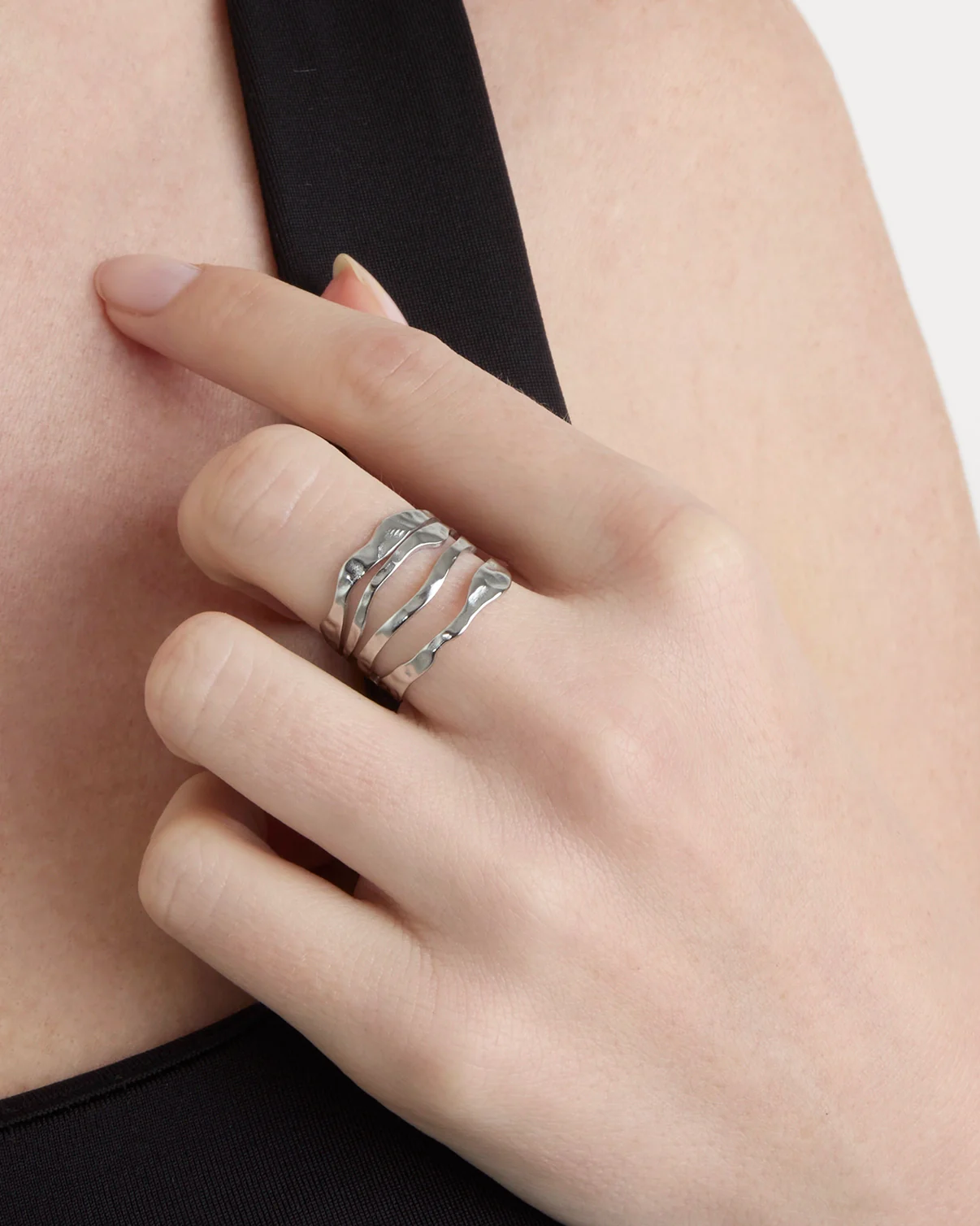 Waterproof 4-Row Ring in Silver - Image 2
