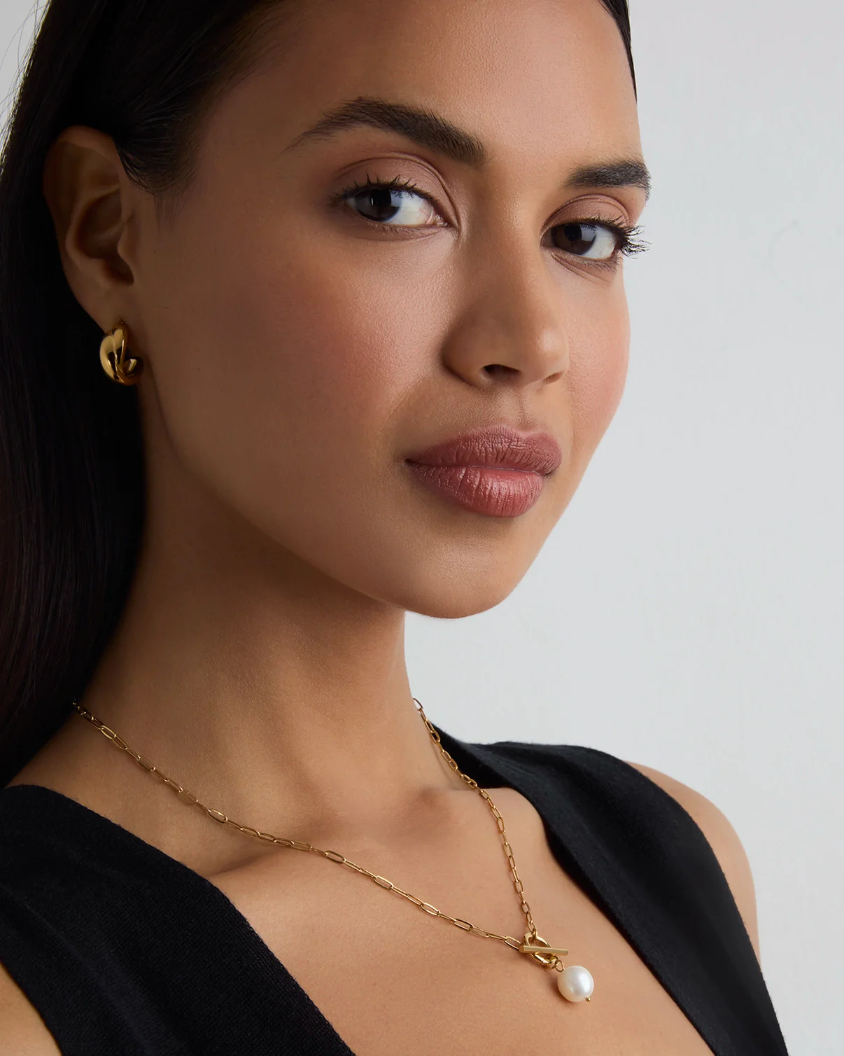 Freshwater Pearl T-Bar Necklace in Gold