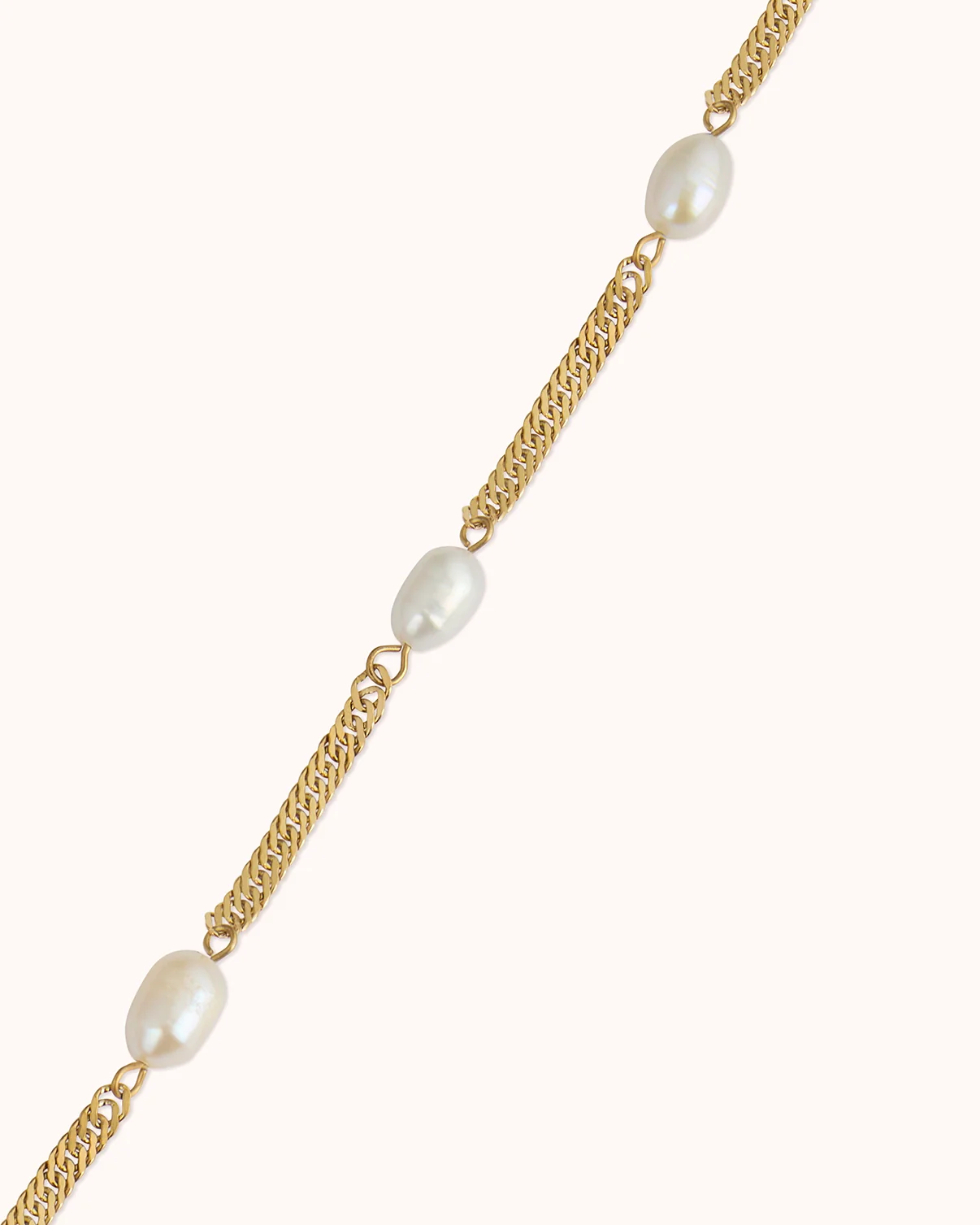 Freshwater Pearl Chain Bracelet in Gold - Image 3