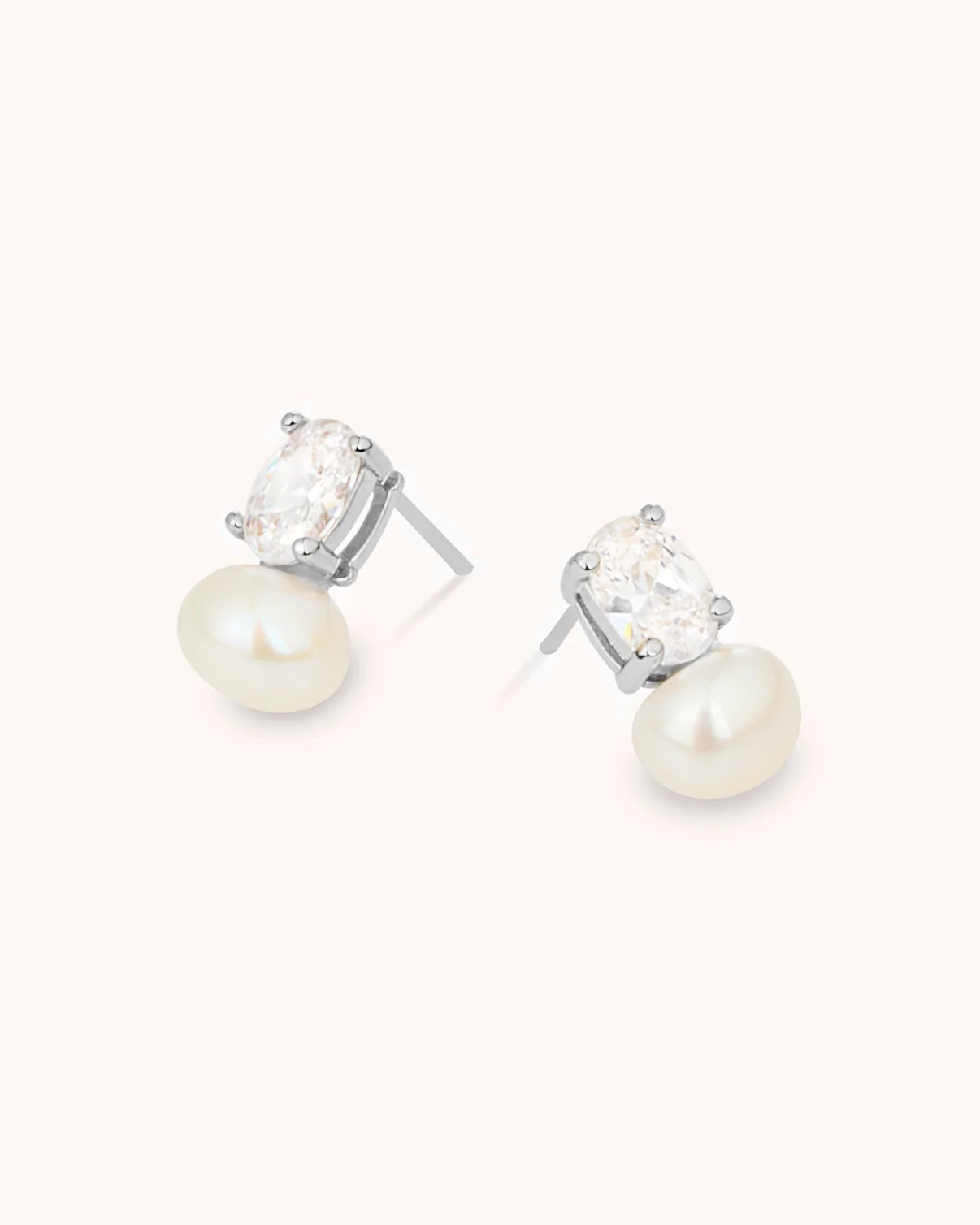 Pearl Stud Earrings in Gold - Image 3
