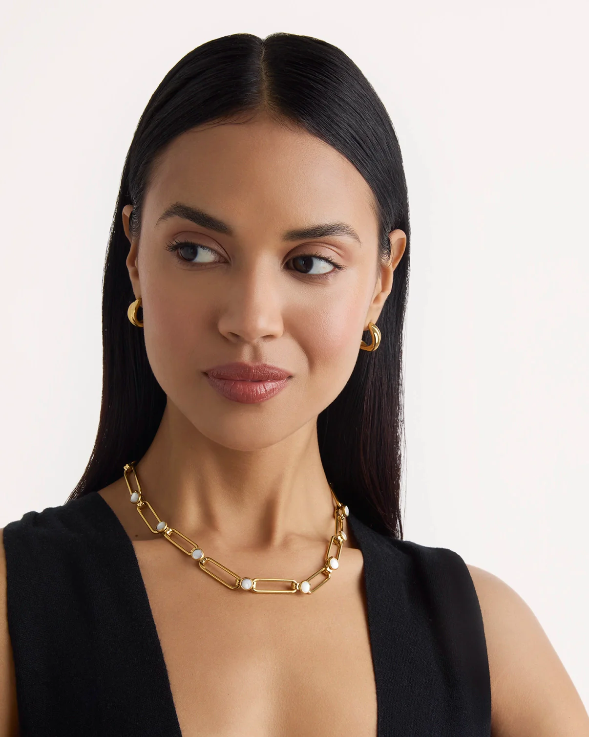 Waterproof Pearl Chunky Chain Necklace in Gold - Image 2