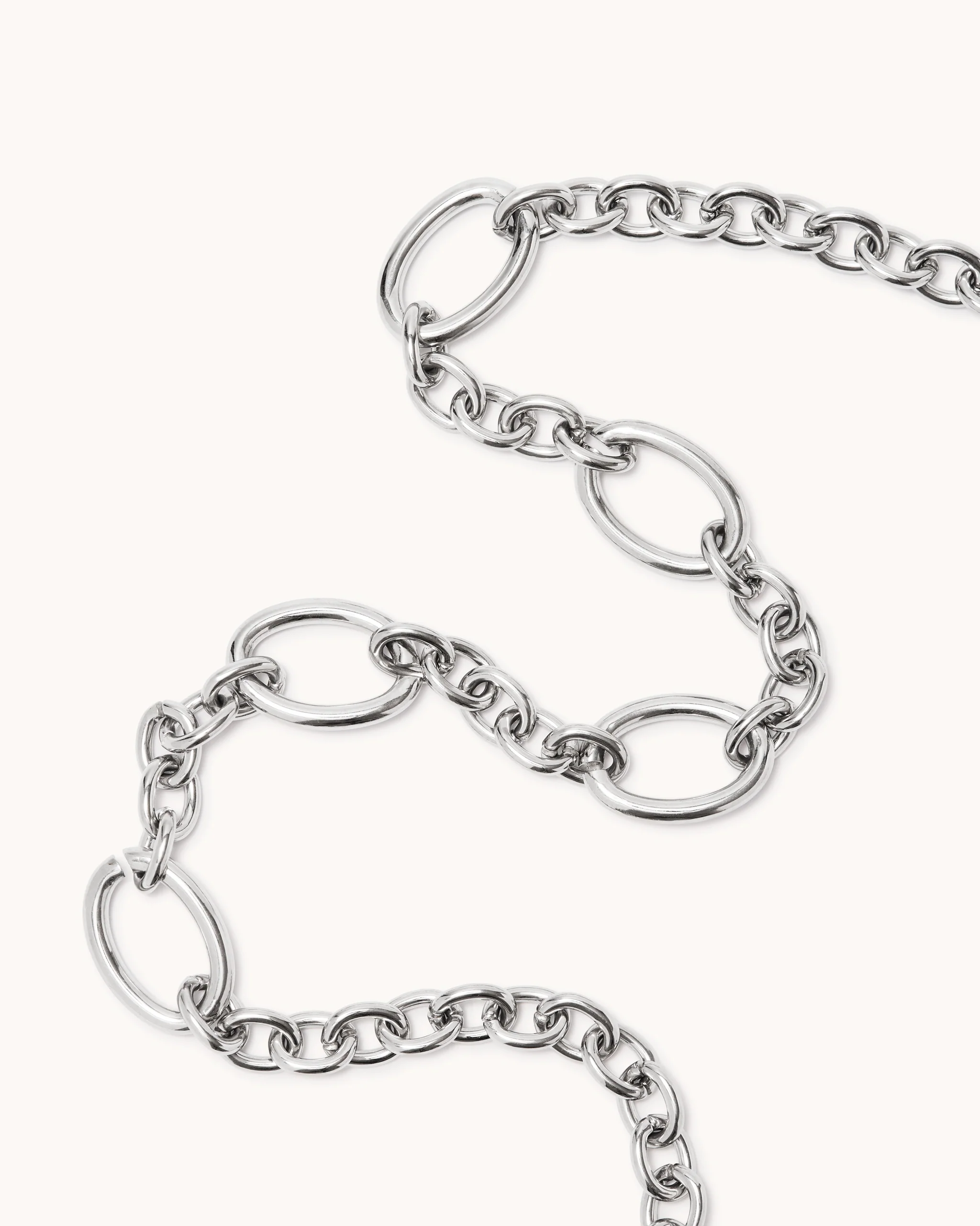 Chunky Chain Necklace in Silver - Image 3