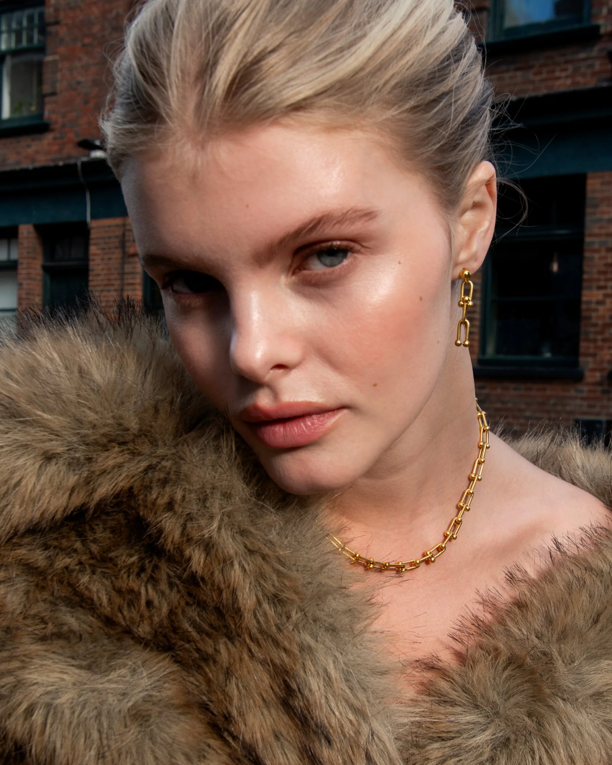 Ball Chain Link Necklace in Gold - Image 3