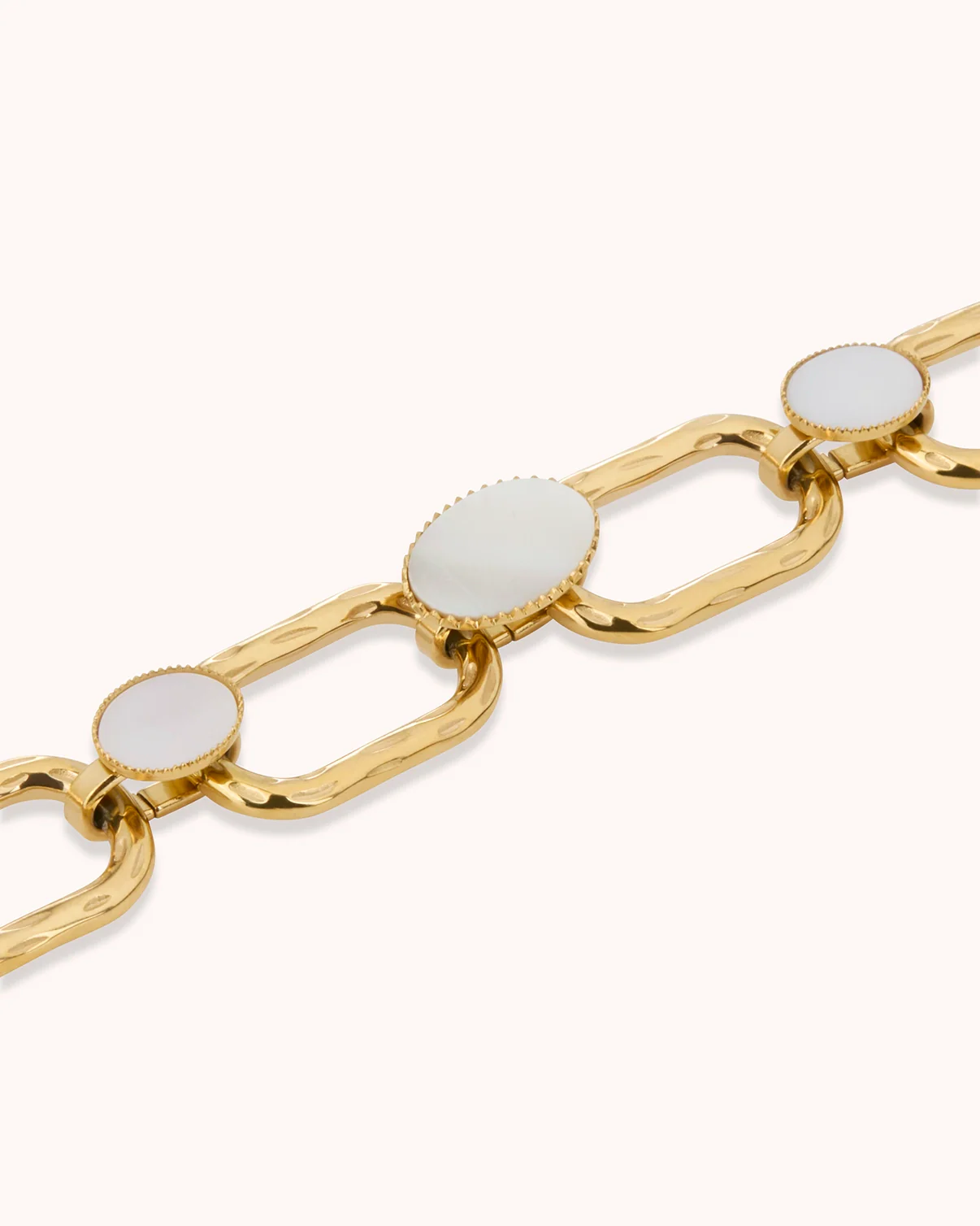 Large Pearl & Chain Bracelet in Gold - Image 3