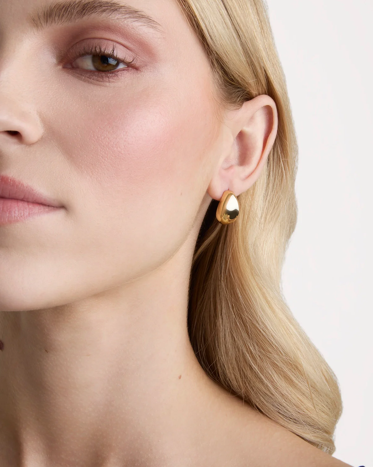 Oval Chunky Stud Earrings in Gold - Image 2