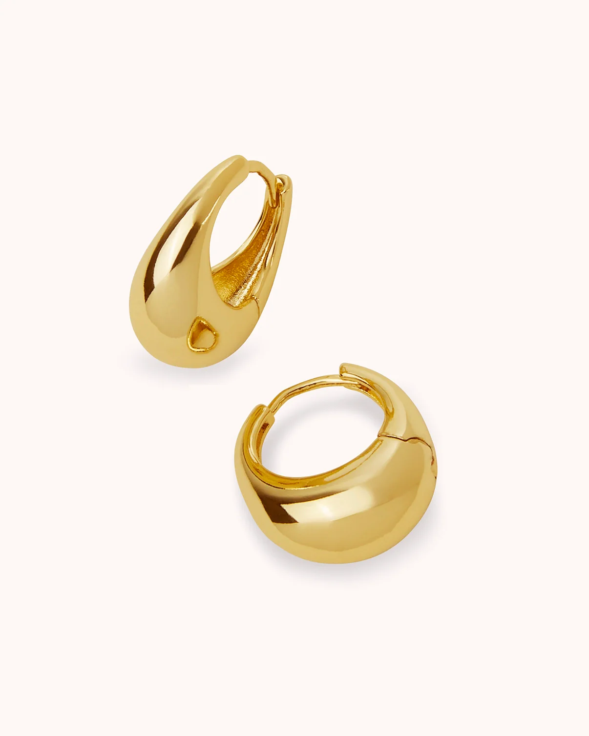 Oval Chubby Huggie Earrings in Gold - Image 3