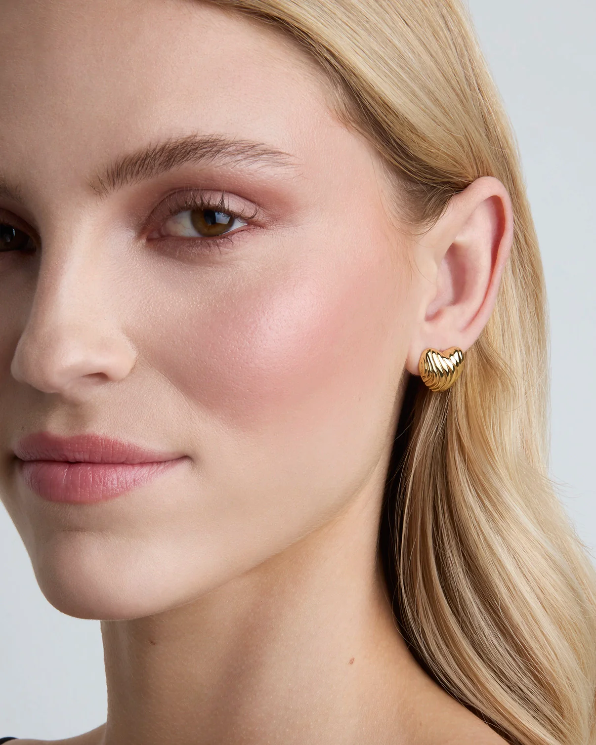 Puff Heart Stud Earrings in Gold - Image 2