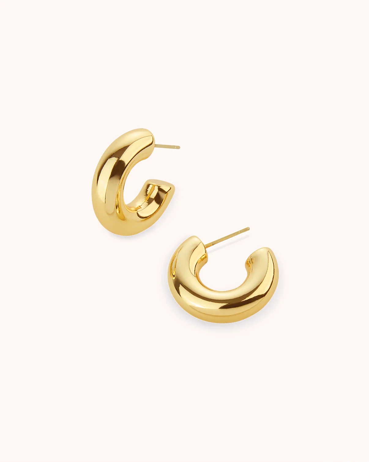 Chunky C Hoop Earrings in Gold - Image 3