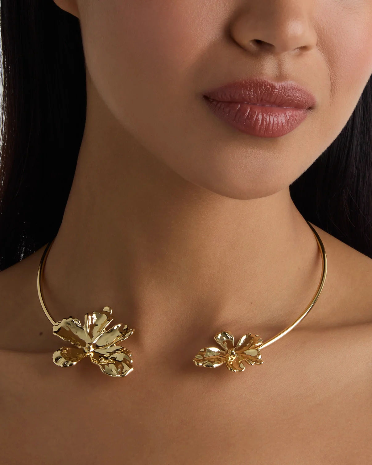 Floral Choker Necklace in Gold - Image 2