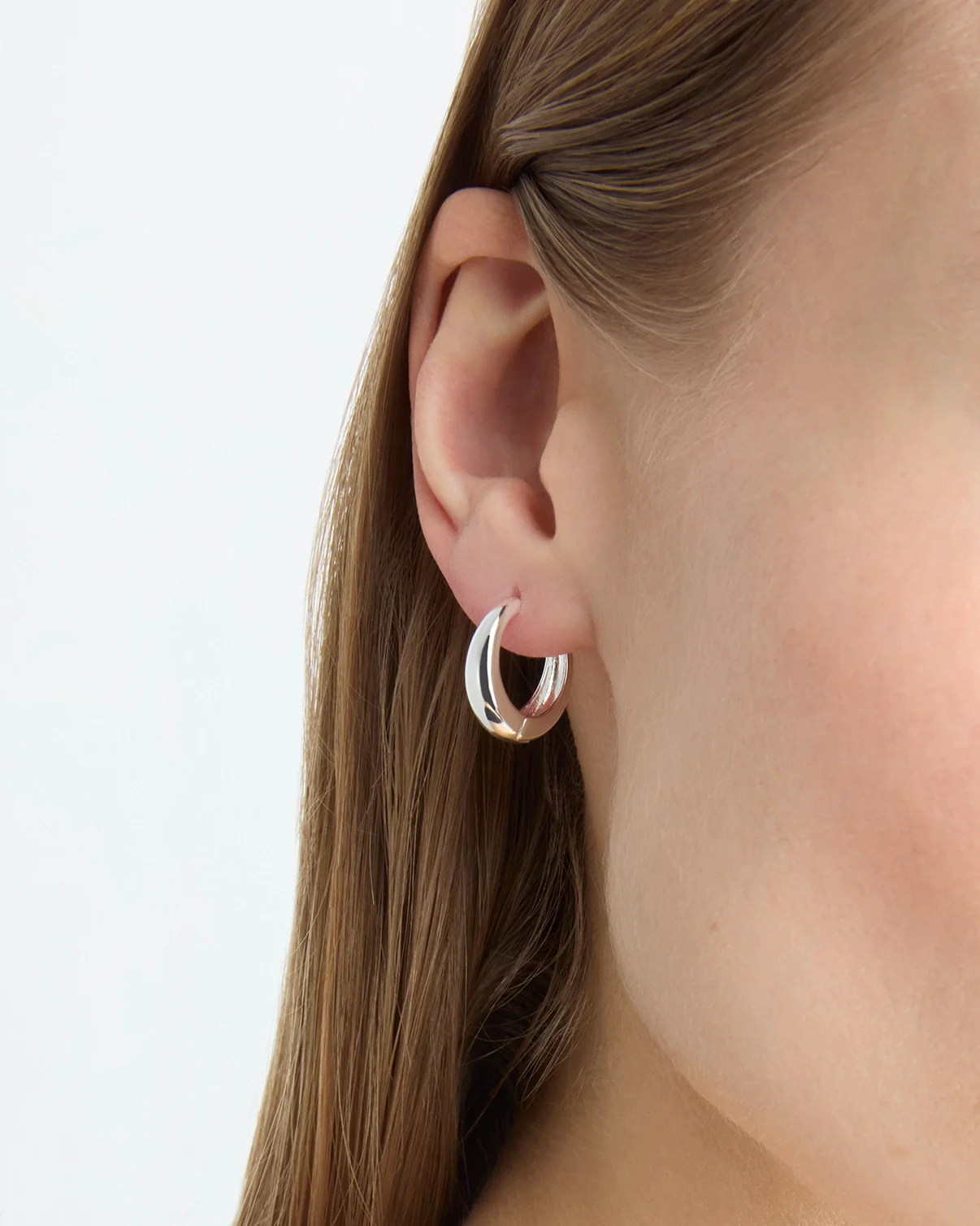 Circle Seamless Hoop Earrings in Silver