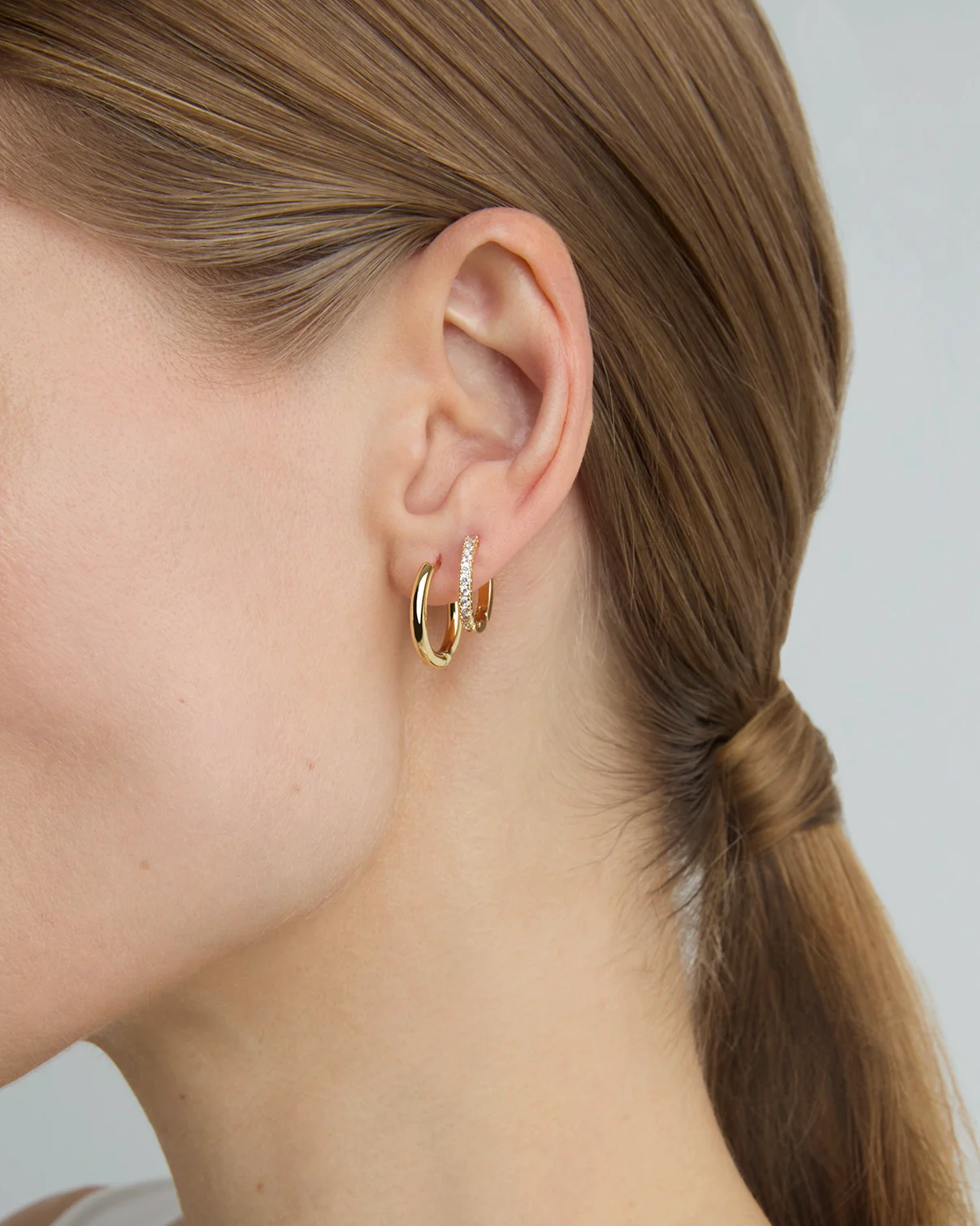 2-Pack Round Hoop Earrings in Gold - Image 2