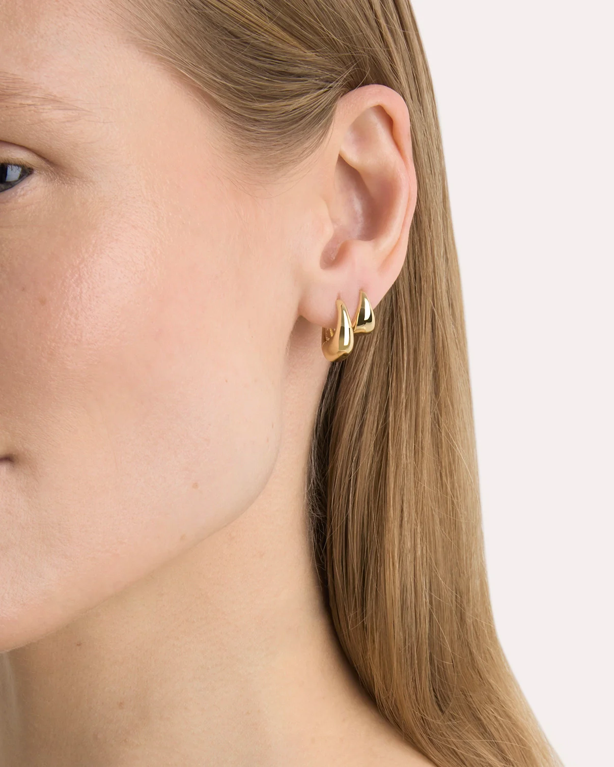 2-Pack Oval Seamless Hoops in Gold - Image 2