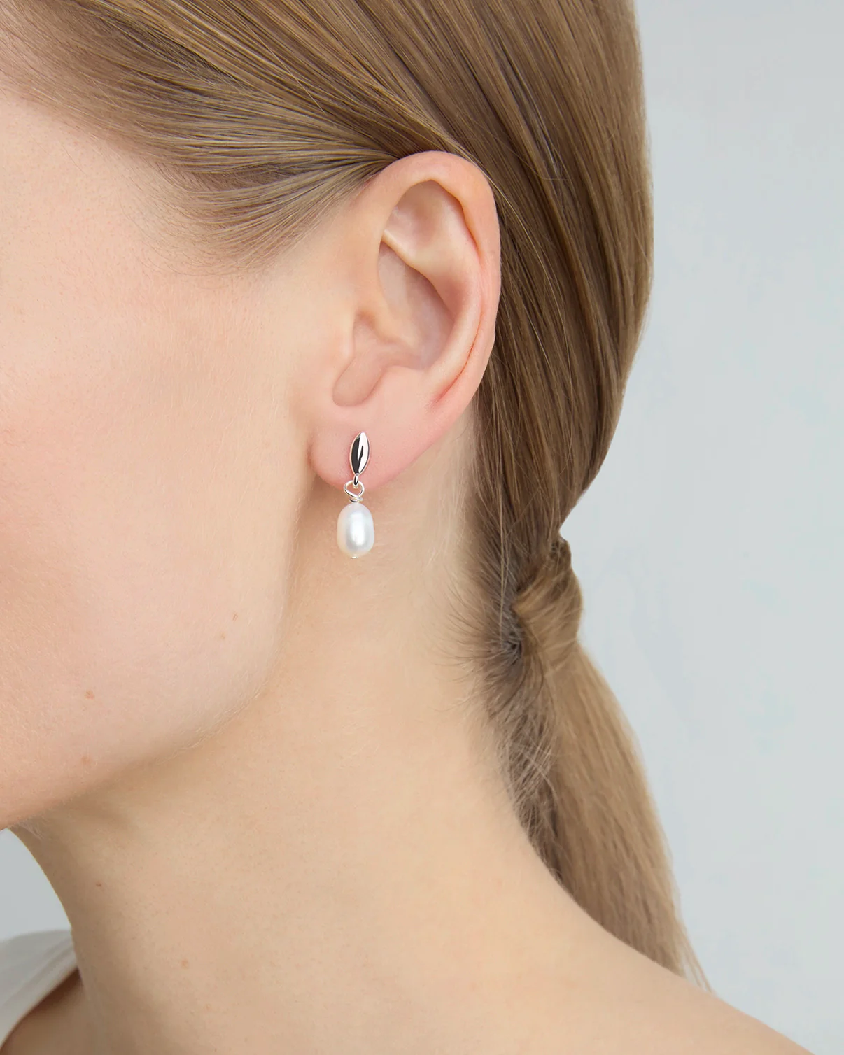 Pearl Drop Earrings in Silver - Image 2