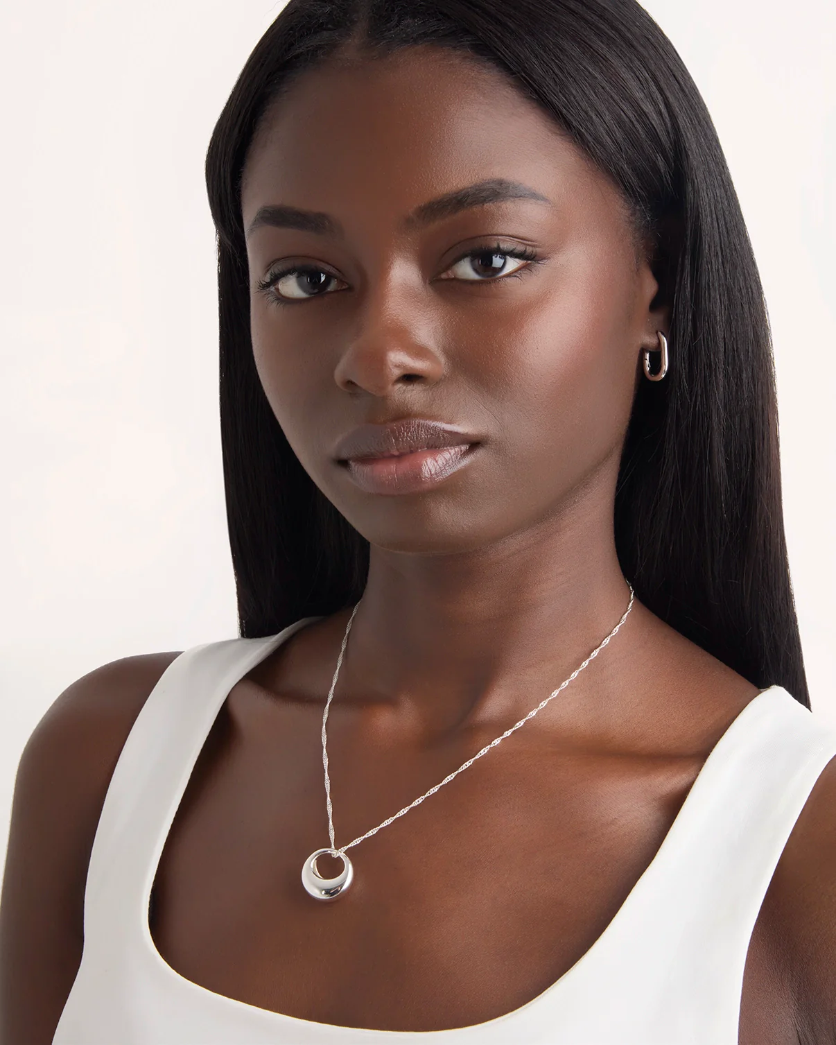 Chunky Circle Pendant Necklace in Silver - Image 2