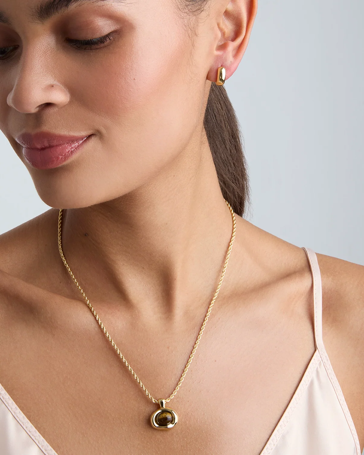 Tiger's Eye Pendant Necklace in Gold - Image 2