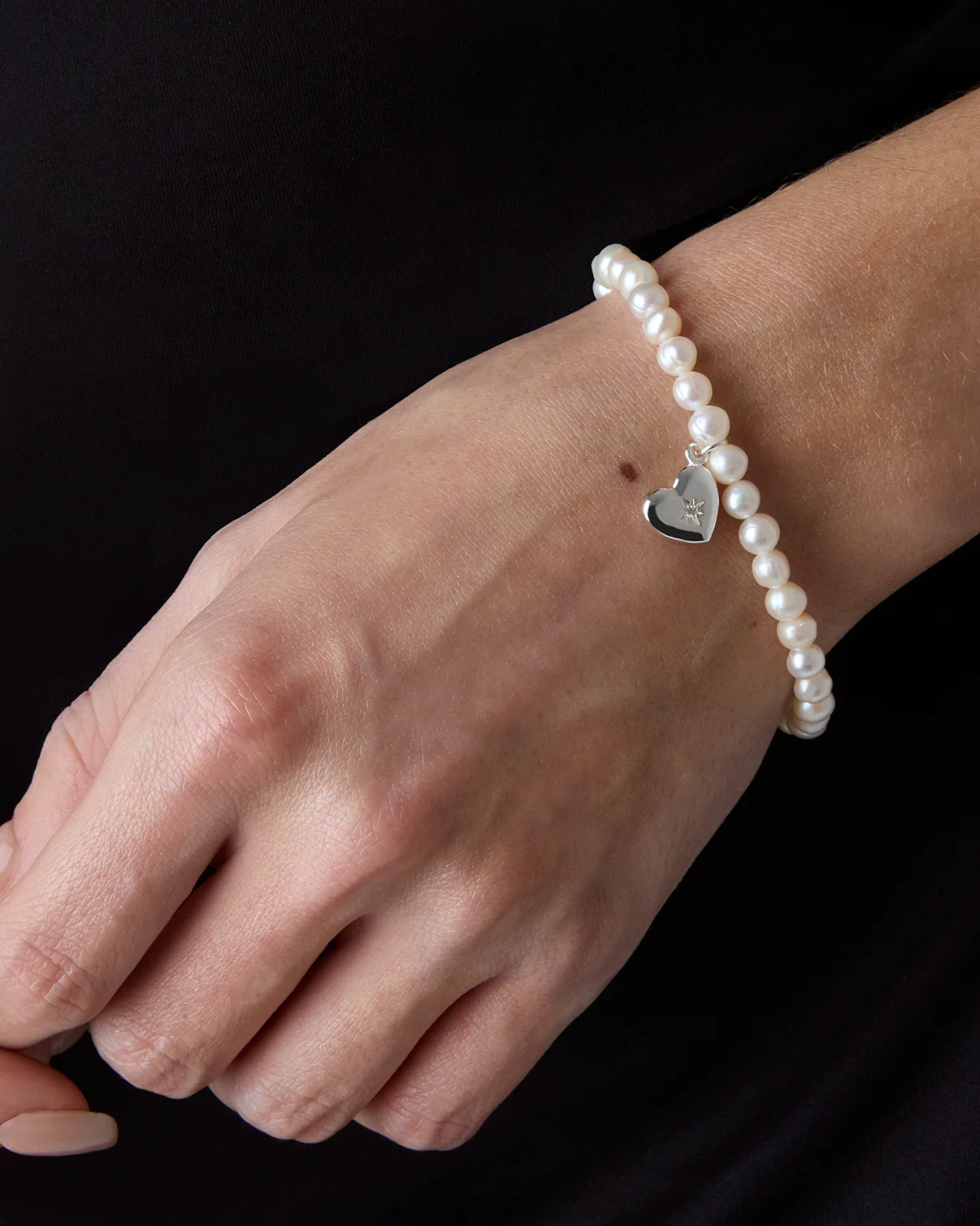 Pearl Heart Pendant Bracelet in Silver - Image 2